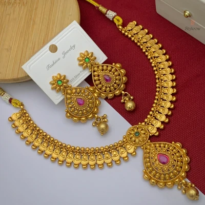 Velvet Arch Necklace Set | মখমল খিলান নেকলেস সেট